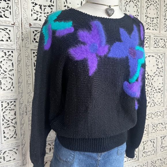 Vintage Black & Purple Floral Grannycore Chunky Knit Sweater Sz Medium - Picture 3 of 9